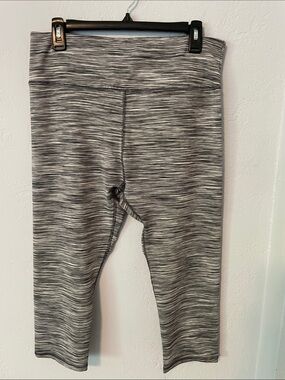 RBX Women's Gray Space-Dye Capri Leggings